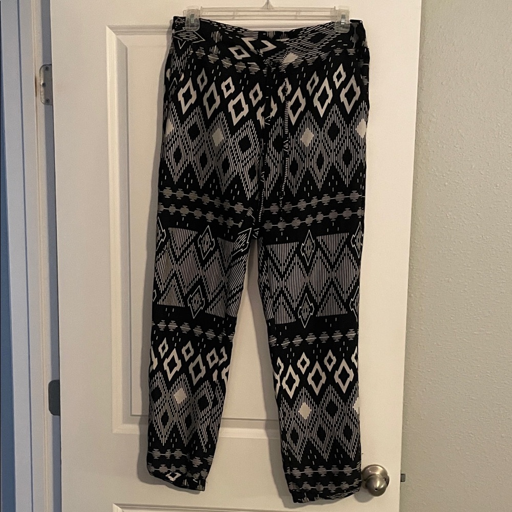Stylish Black and White Geometric Women's Pants